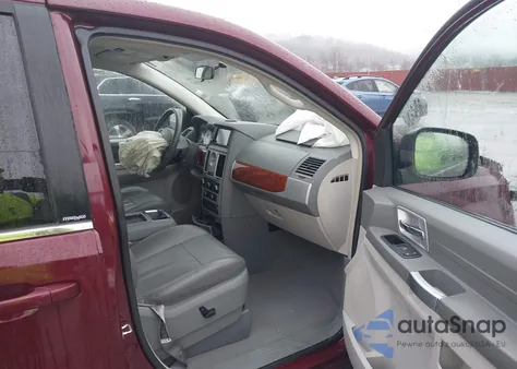 2008 Chrysler Town & Country Touring из США, поврежденный, VIN 2A8HR54P08R844059